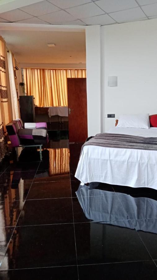 Air Vision 98 Hotel Katunayaka Bagian luar foto