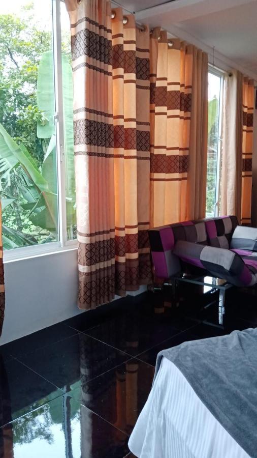 Air Vision 98 Hotel Katunayaka Bagian luar foto